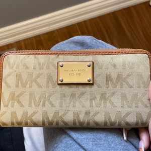 Micheal kors wallet